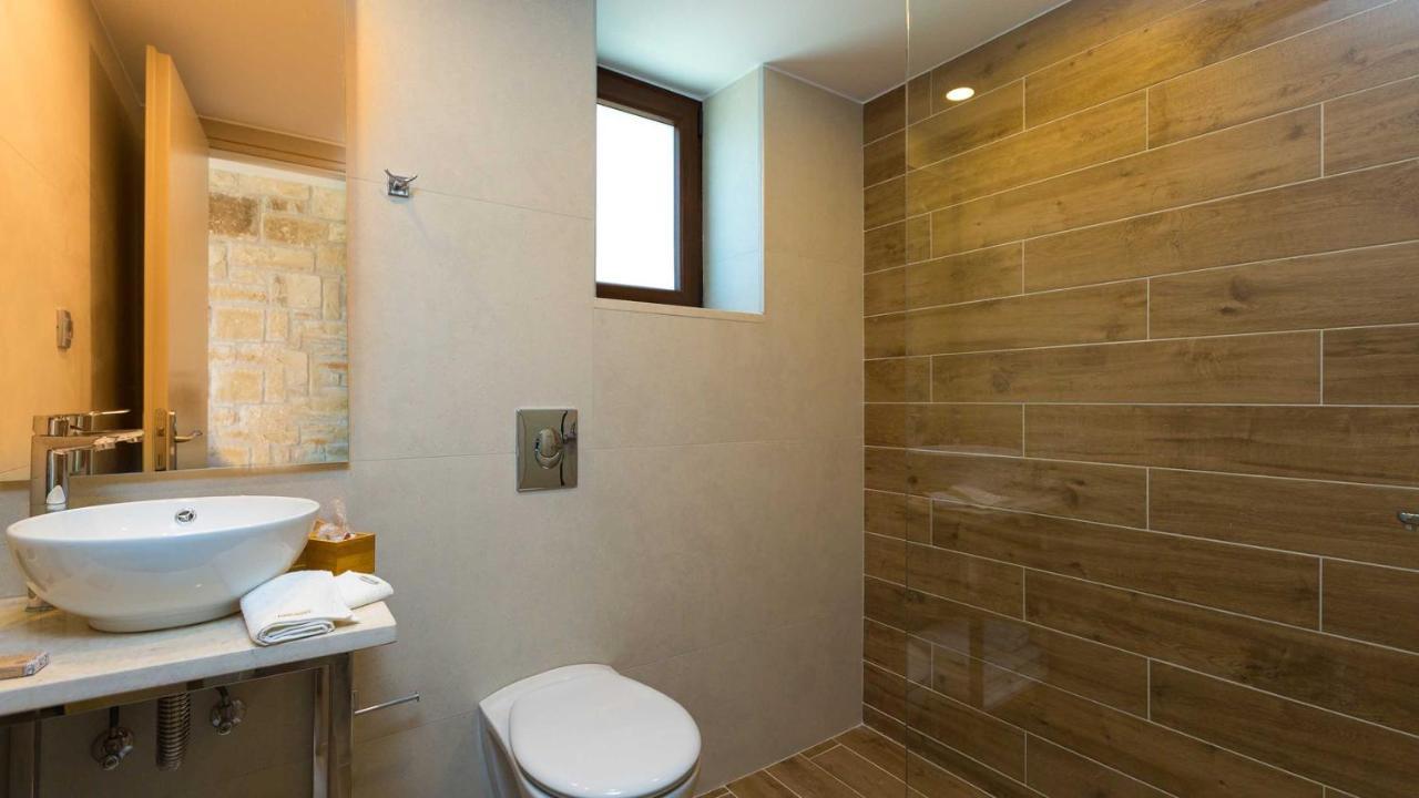 Villa Emilia I Luxury, Amazing Seaview, Next To The Town Kíssamos Exterior foto