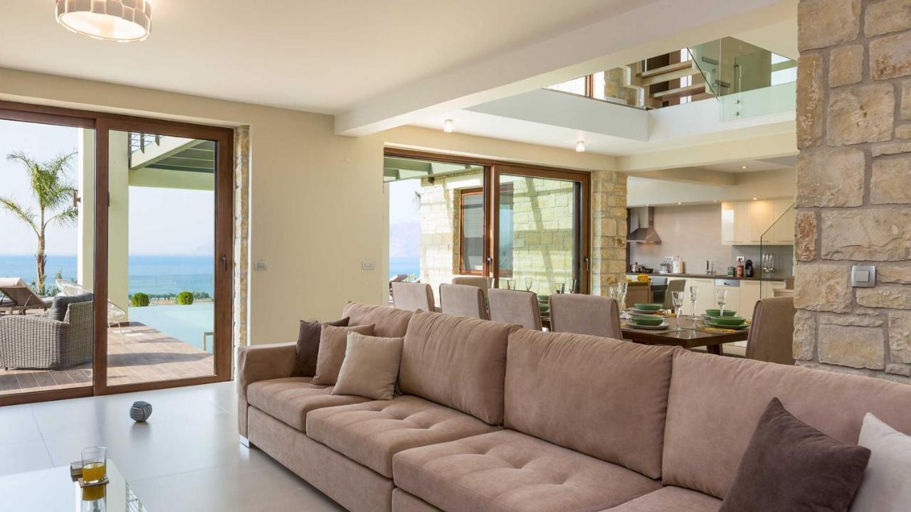 Villa Emilia I Luxury, Amazing Seaview, Next To The Town Kíssamos Exterior foto